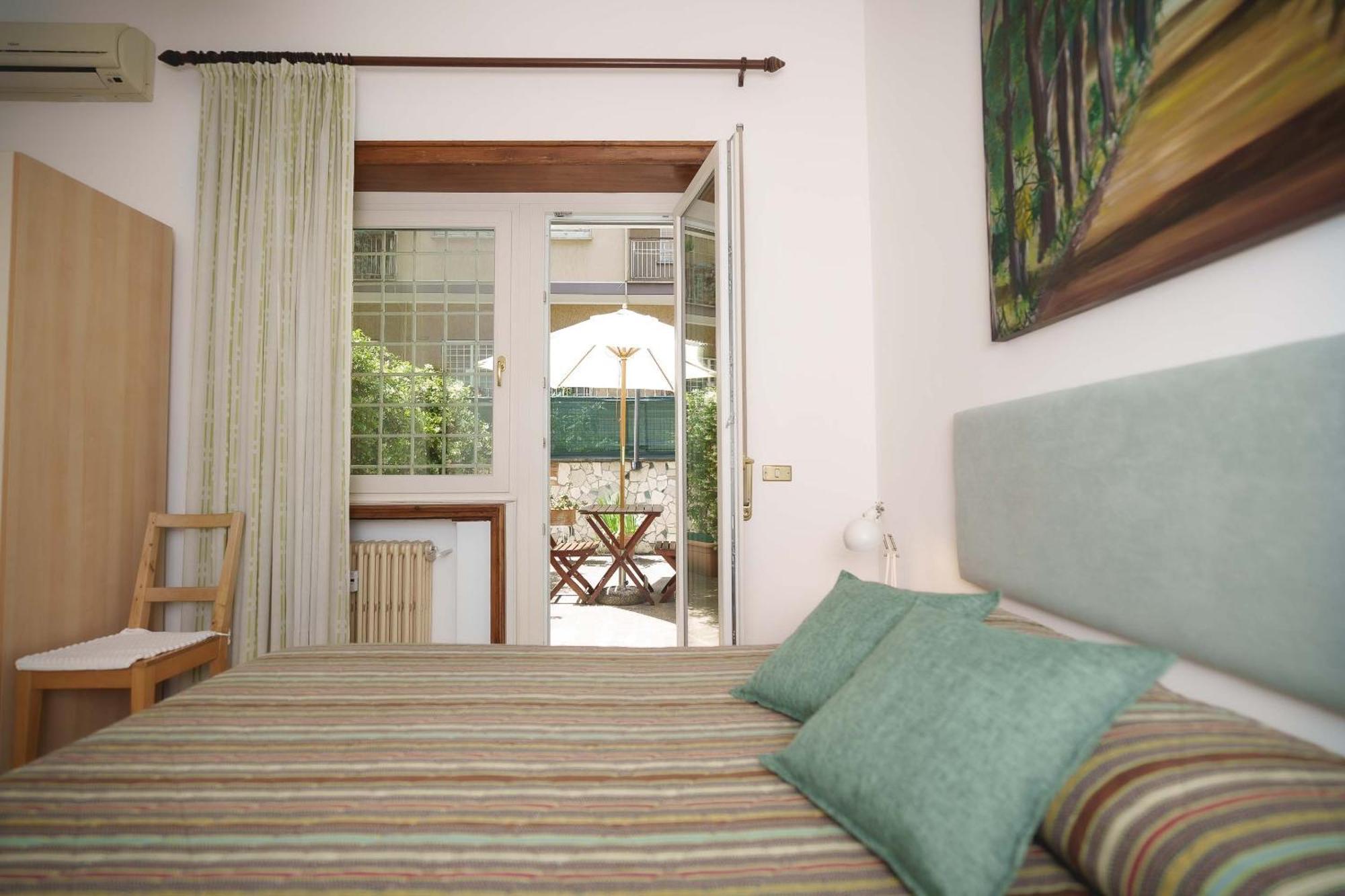 Le Tare Bed & Breakfast 3*